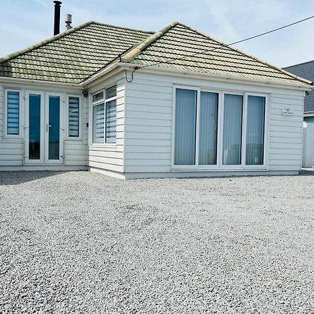 Pass The Keys Fabulous Beach Front Holiday Location Lydd Экстерьер фото