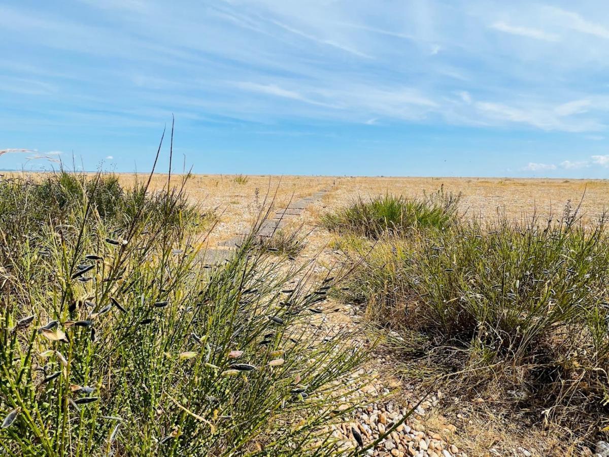 Pass The Keys Fabulous Beach Front Holiday Location Lydd Экстерьер фото