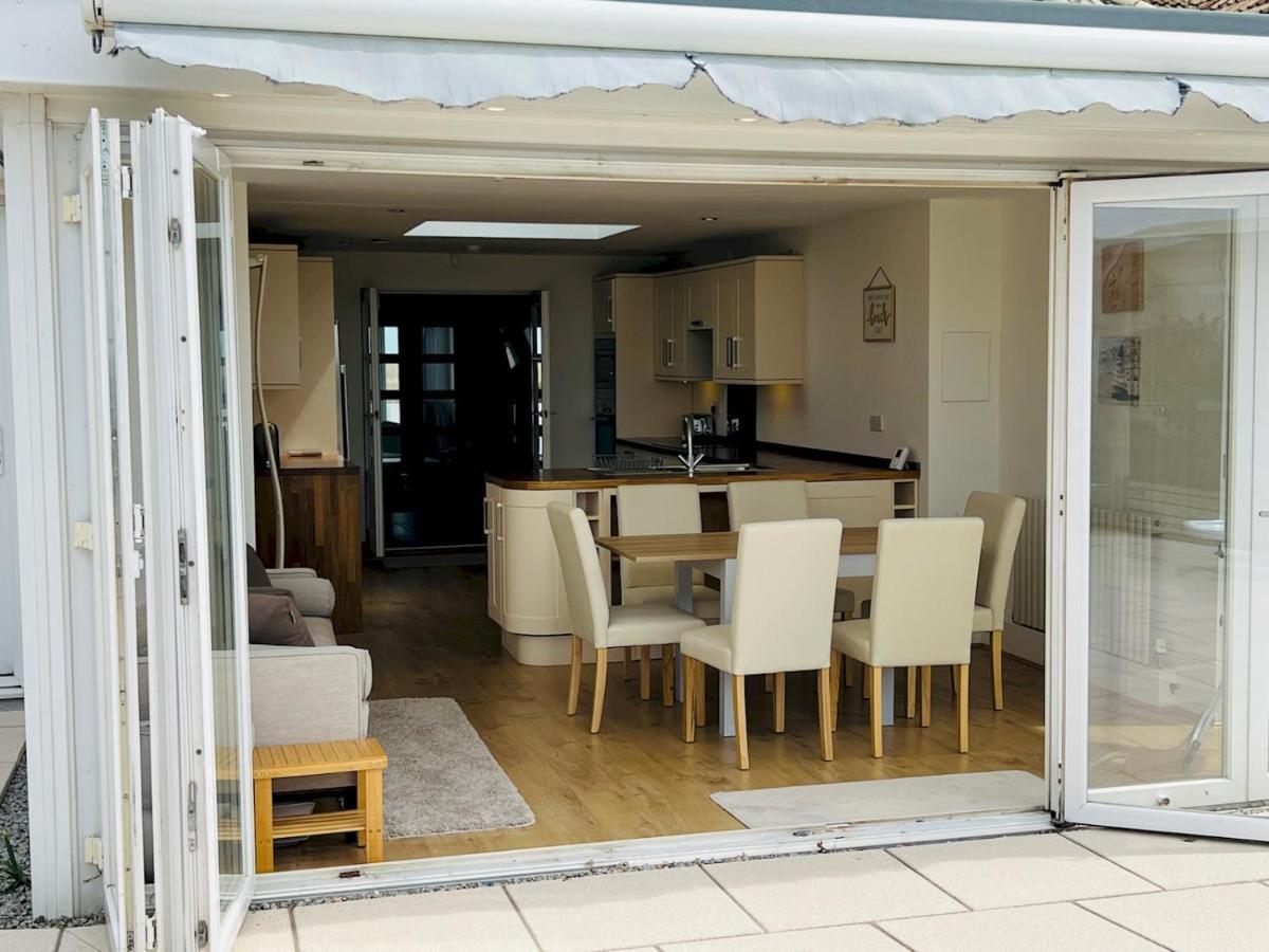 Pass The Keys Fabulous Beach Front Holiday Location Lydd Экстерьер фото