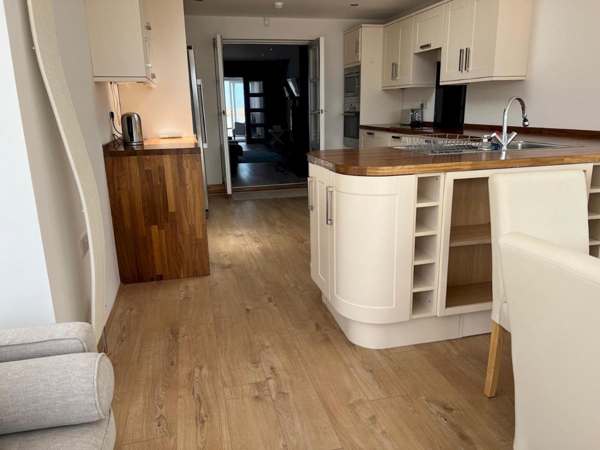 Pass The Keys Fabulous Beach Front Holiday Location Lydd Экстерьер фото
