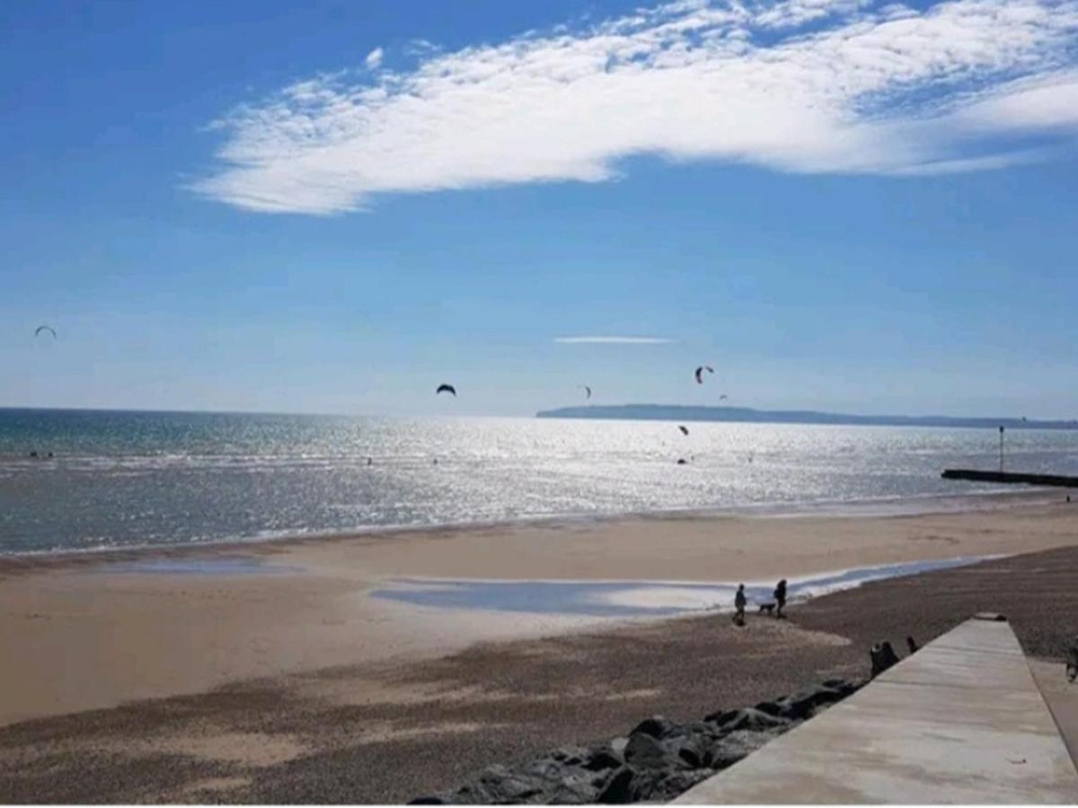 Pass The Keys Fabulous Beach Front Holiday Location Lydd Экстерьер фото