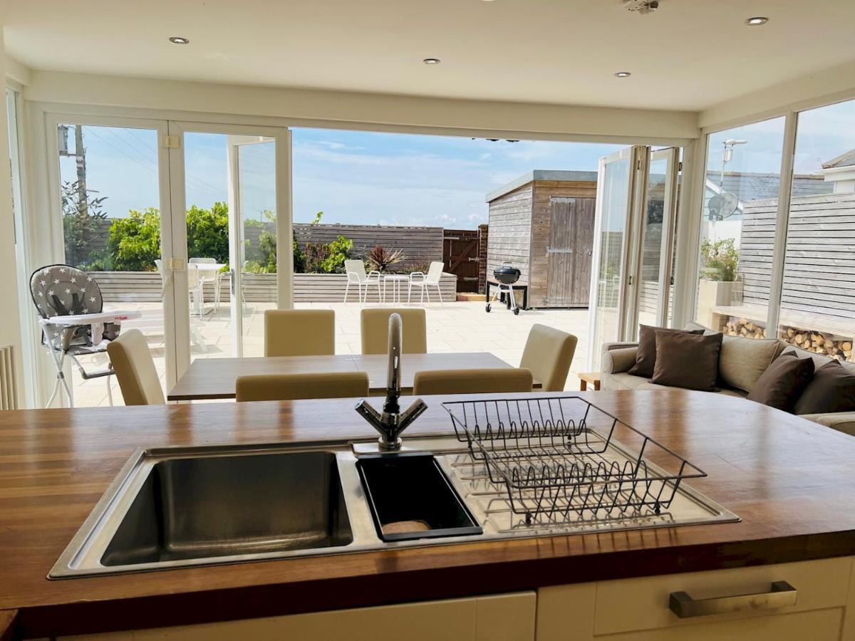 Pass The Keys Fabulous Beach Front Holiday Location Lydd Экстерьер фото