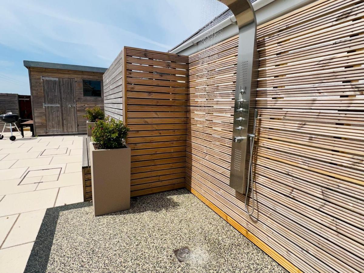 Pass The Keys Fabulous Beach Front Holiday Location Lydd Экстерьер фото