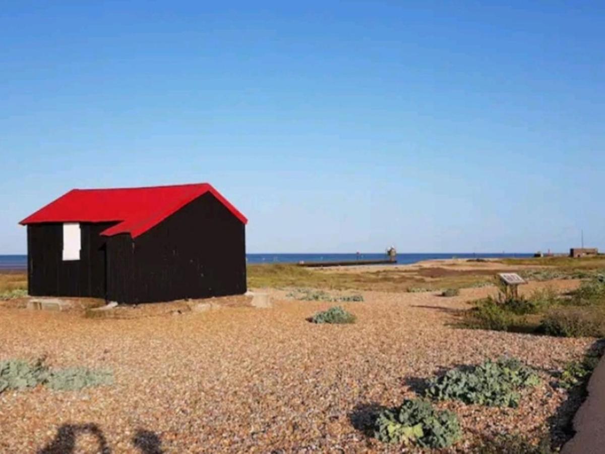 Pass The Keys Fabulous Beach Front Holiday Location Lydd Экстерьер фото