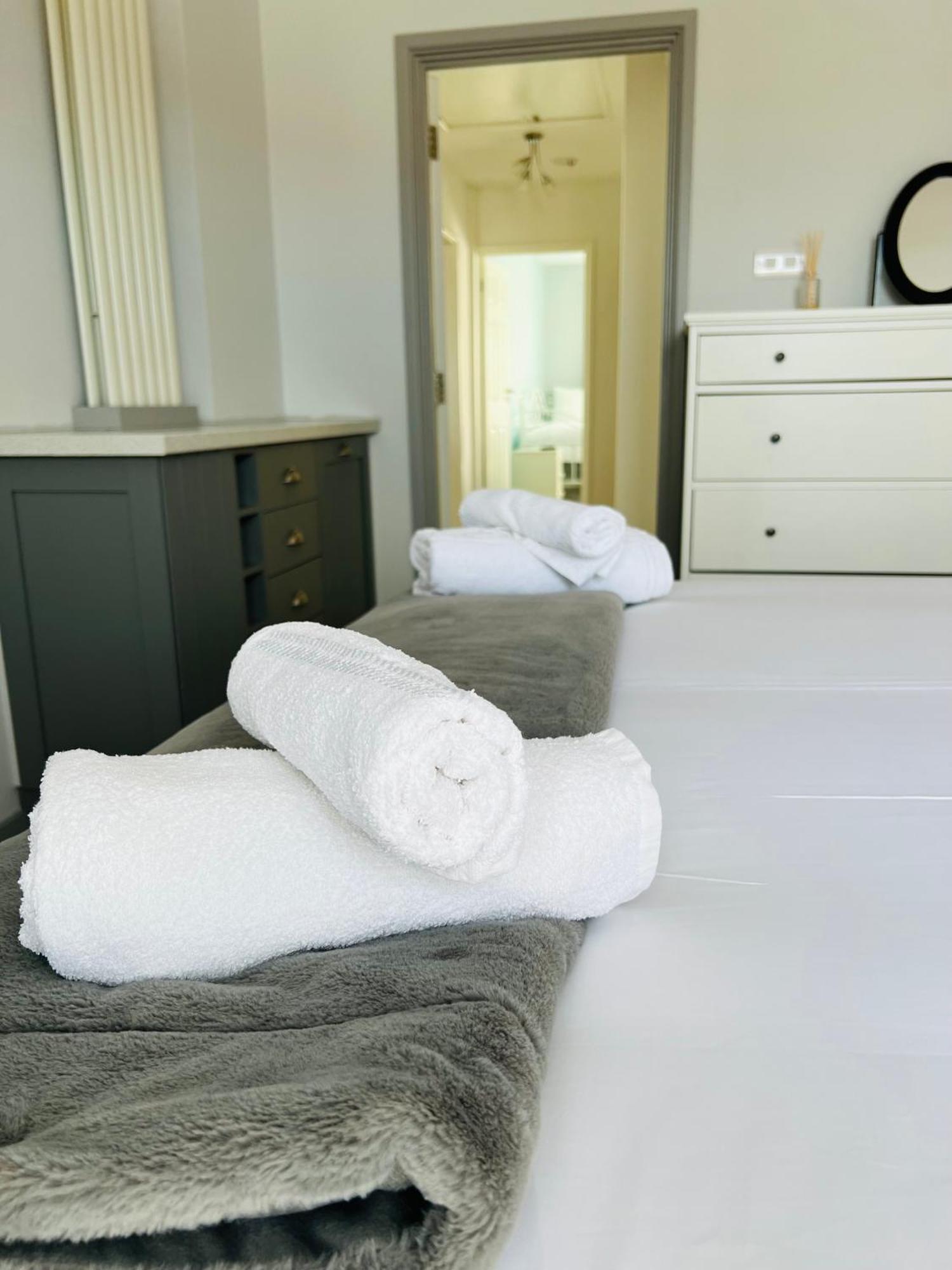 Pass The Keys Fabulous Beach Front Holiday Location Lydd Экстерьер фото